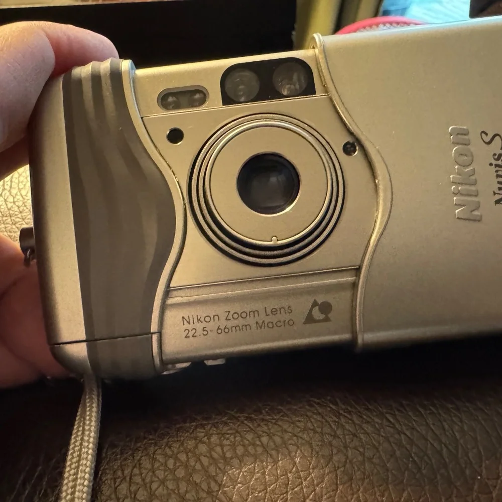 Nikon Nuvis S